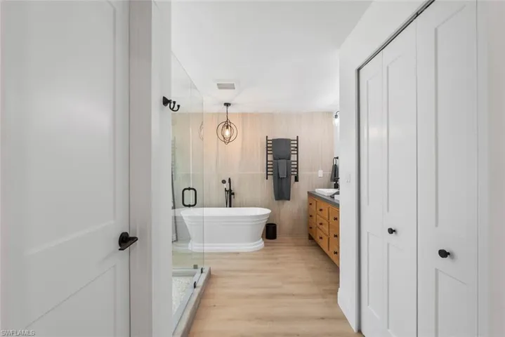 4222 Crayton Rd, Naples, Florida 34103
