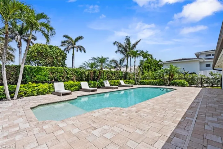 4222 Crayton Rd, Naples, Florida 34103