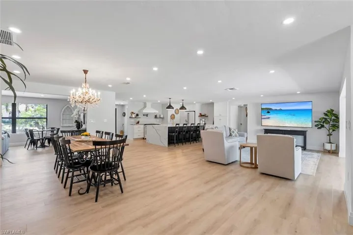 4222 Crayton Rd, Naples, Florida 34103