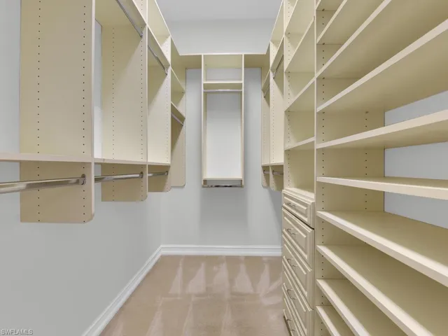 Master Suite I Walk-In Closet
