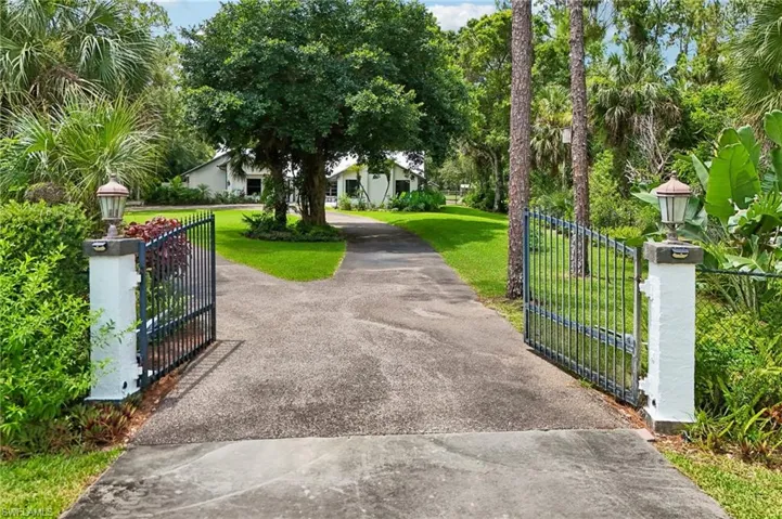 4980 Tamarind Ridge Dr, Naples, Florida 34119