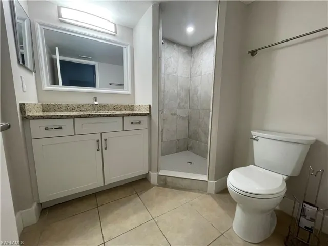 5323  Summerlin  RD, Fort Myers, FL 33919