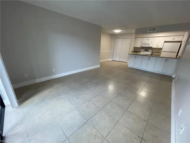 5323  Summerlin  RD, Fort Myers, FL 33919