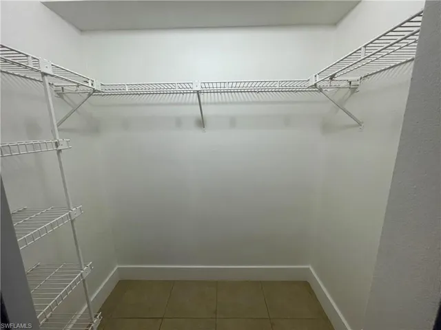 5323  Summerlin  RD, Fort Myers, FL 33919