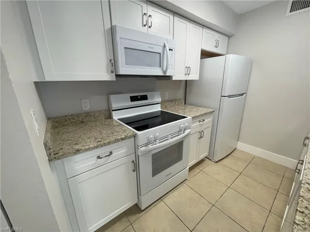 5323  Summerlin  RD, Fort Myers, FL 33919