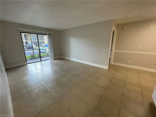 5323  Summerlin  RD, Fort Myers, FL 33919