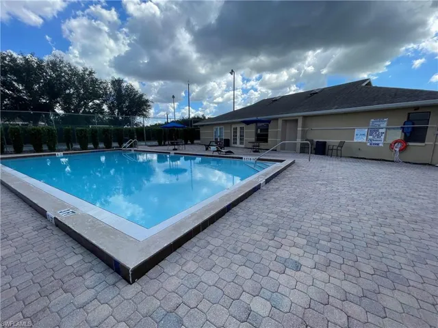 5323  Summerlin  RD, Fort Myers, FL 33919