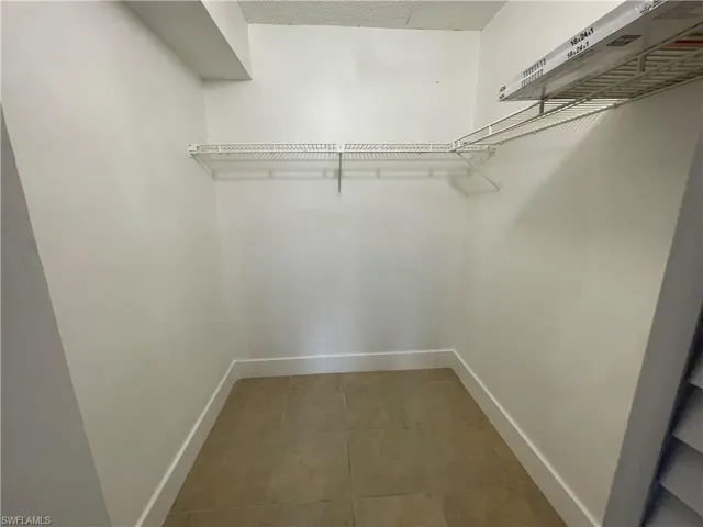 5323  Summerlin  RD, Fort Myers, FL 33919