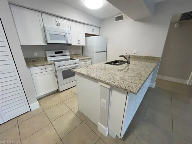 5323  Summerlin  RD, Fort Myers, FL 33919