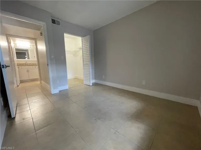 5323  Summerlin  RD, Fort Myers, FL 33919