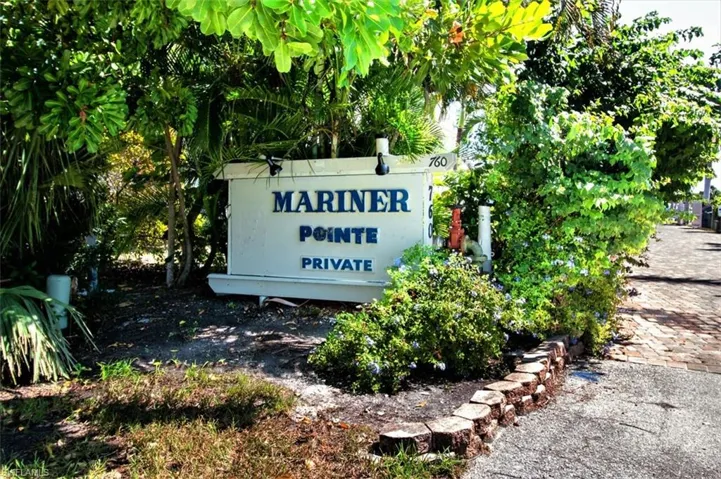 Mariner Pointe Sign