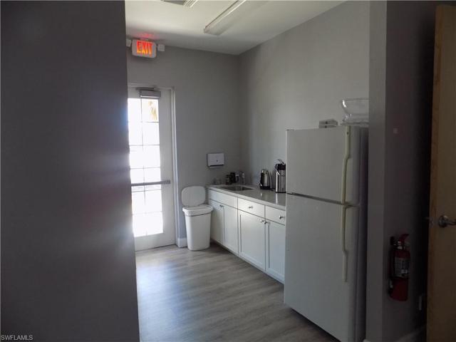 2nd Kitchen/Utility Area