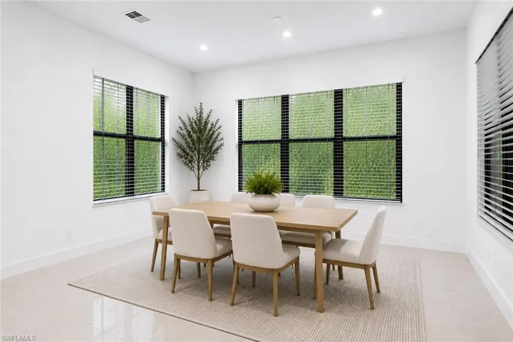Casual dining area (virtual furniture).