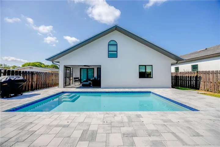841  91st N AVE, Naples, FL 34108