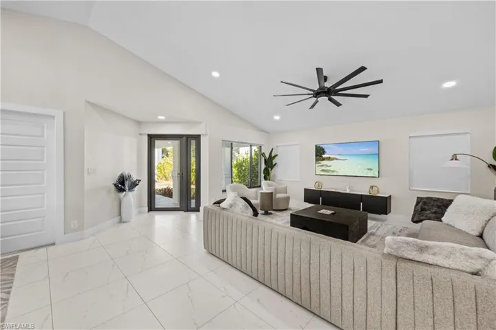 841  91st N AVE, Naples, FL 34108