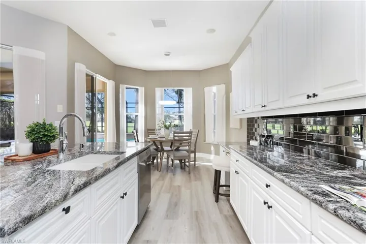 6813  Bent Grass  DR, Naples, FL 34113