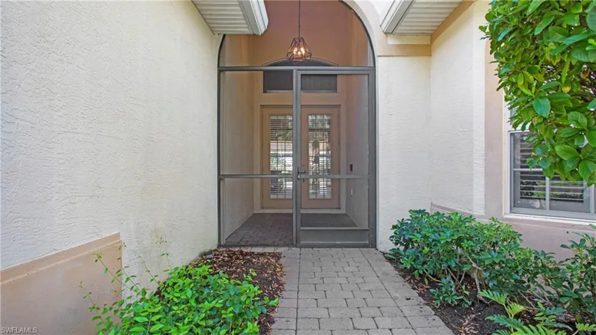 6813  Bent Grass  DR, Naples, FL 34113