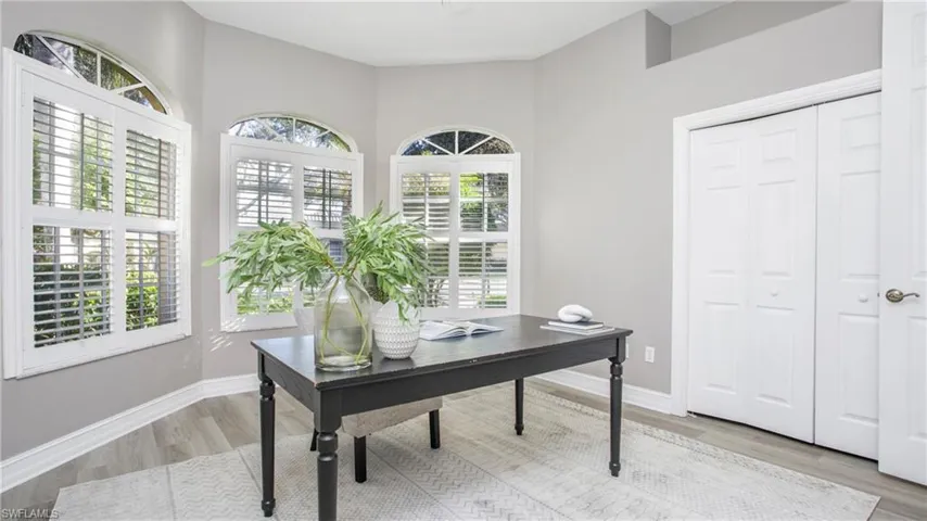 6813  Bent Grass  DR, Naples, FL 34113