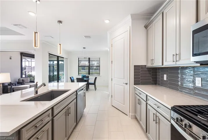 25594 Shoreline Gaze Dr, Bonita Springs, Florida 34135