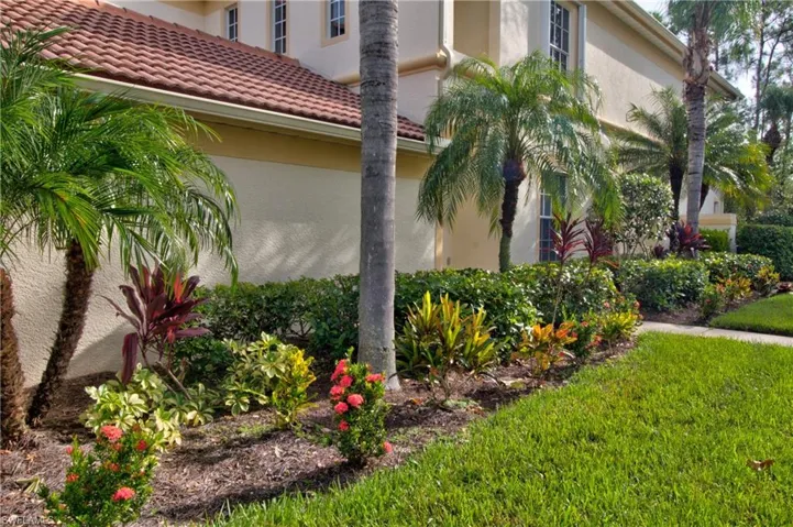 7848 Clemson St 6-202, Naples, Florida 34104