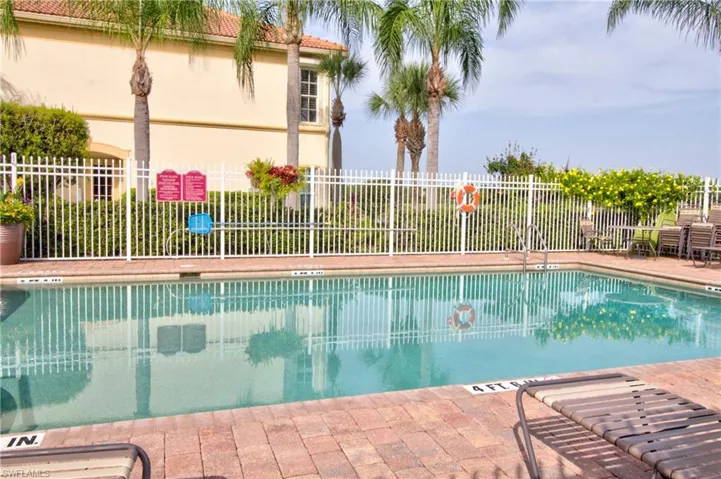 7848 Clemson St 6-202, Naples, Florida 34104