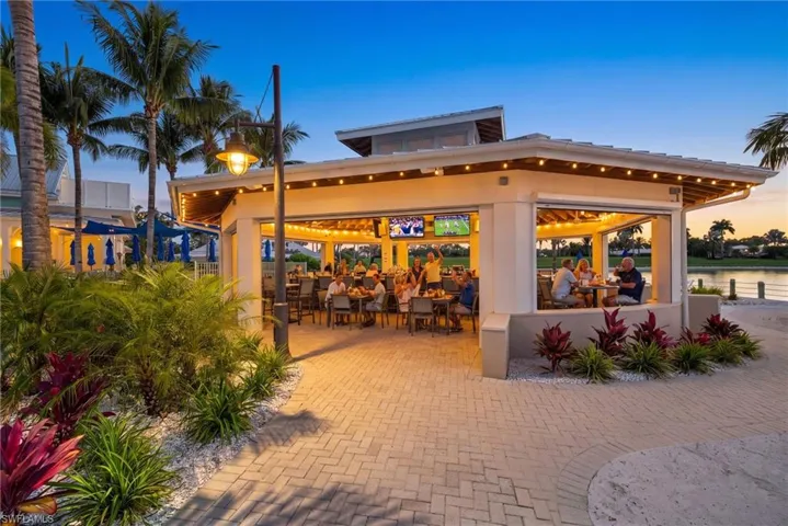 14582 Edgewater Cir, Naples, Florida 34114