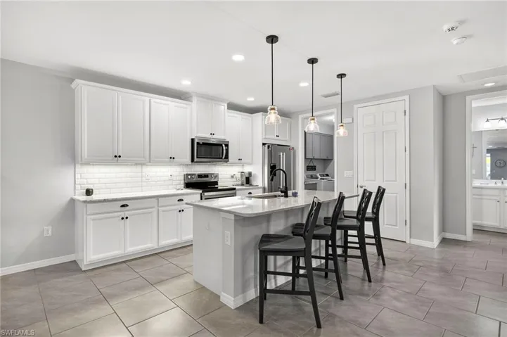 14582  Edgewater  CIR, Naples, FL 34114