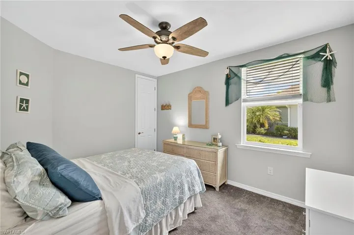 14582  Edgewater  CIR, Naples, FL 34114