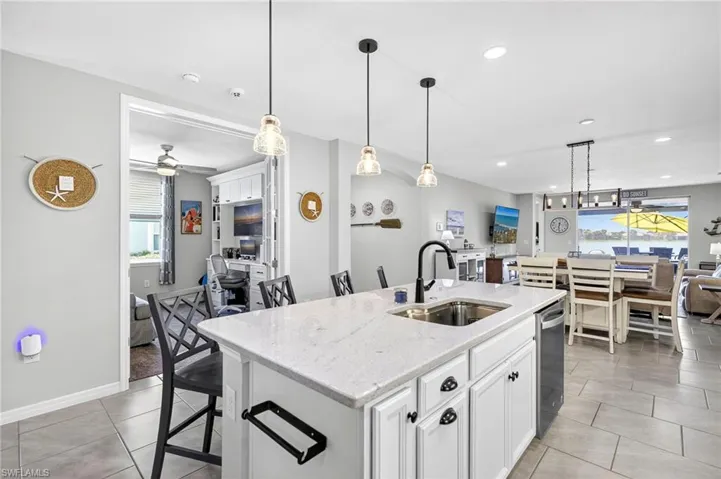 14582  Edgewater  CIR, Naples, FL 34114