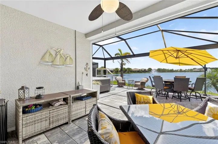 14582  Edgewater  CIR, Naples, FL 34114