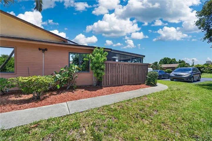 17318 Timber Oak Ln, Fort Myers, Florida 33908