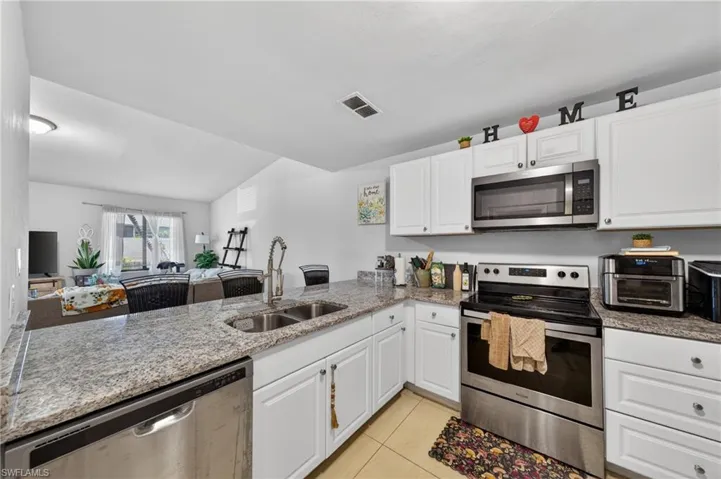 17318 Timber Oak Ln, Fort Myers, Florida 33908