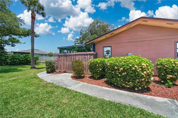 17318 Timber Oak Ln, Fort Myers, Florida 33908