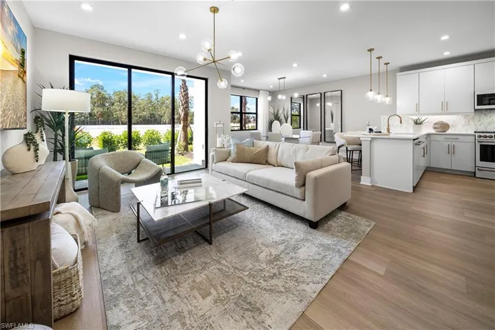 6088  Barbara  CIR, Naples, FL 34112