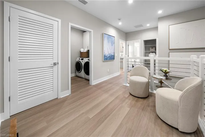 6088  Barbara  CIR, Naples, FL 34112