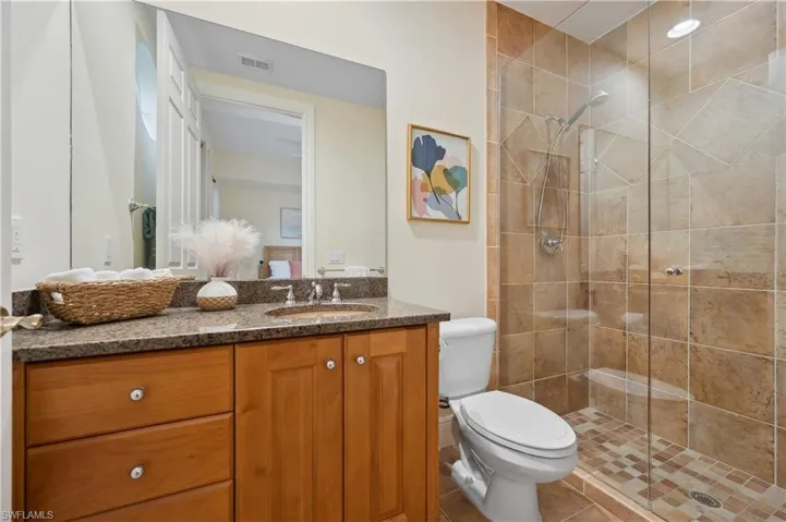 Full en-suite bathroom 2