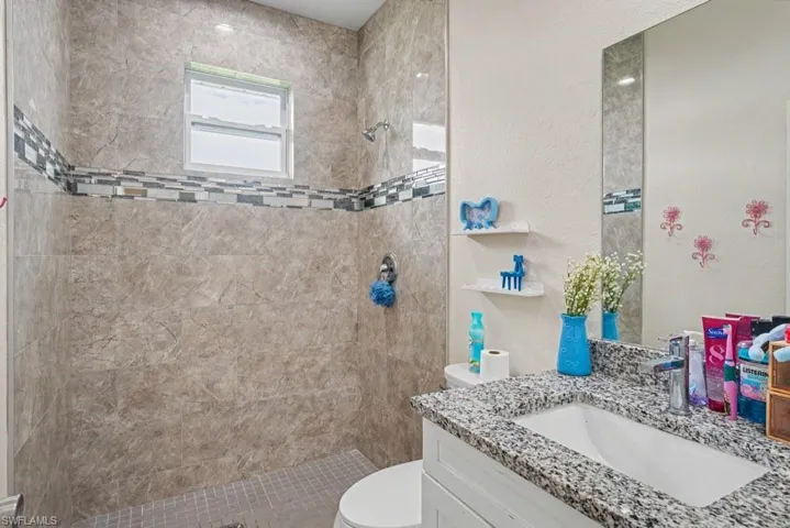 8006 Oakleaf Cir, Labelle, Florida 33935