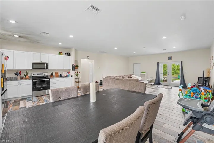 8006 Oakleaf Cir, Labelle, Florida 33935