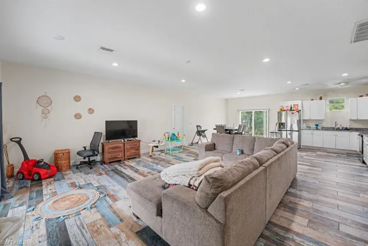 8006 Oakleaf Cir, Labelle, Florida 33935
