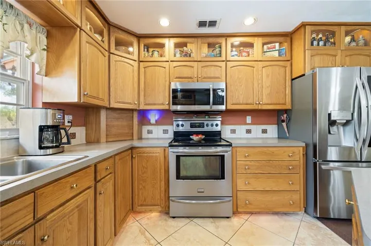 Newer microwave and refrigerator