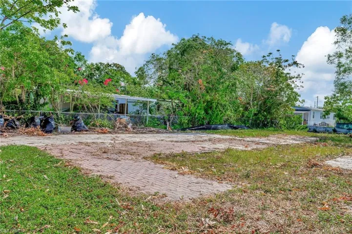 46  Moon Bay  ST, Naples, FL 34114
