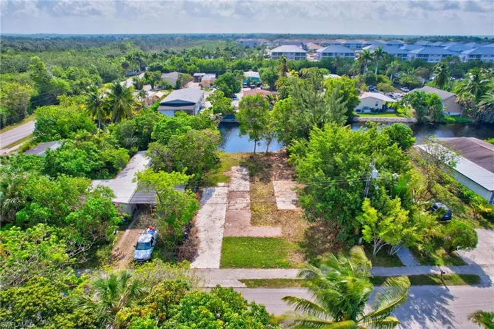 46  Moon Bay  ST, Naples, FL 34114