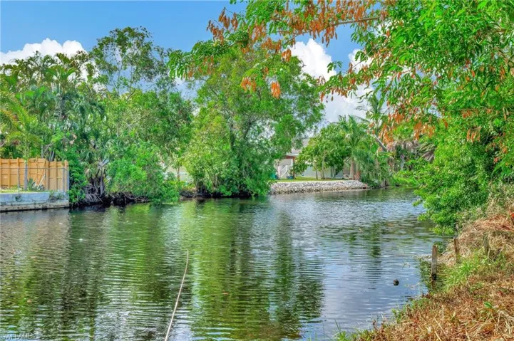 46  Moon Bay  ST, Naples, FL 34114