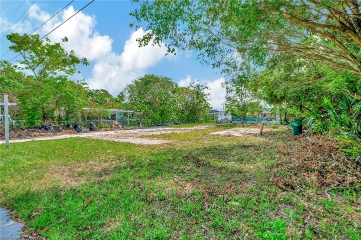 46  Moon Bay  ST, Naples, FL 34114