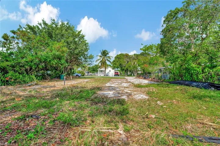 46  Moon Bay  ST, Naples, FL 34114