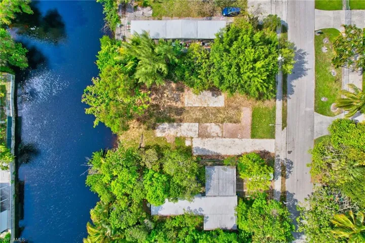 46  Moon Bay  ST, Naples, FL 34114