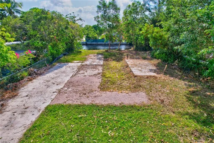 46  Moon Bay  ST, Naples, FL 34114