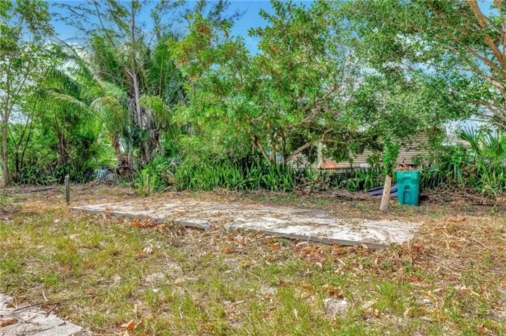 46  Moon Bay  ST, Naples, FL 34114