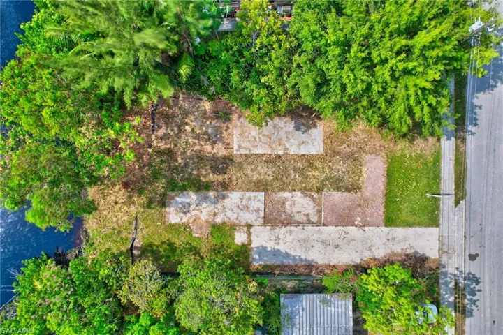 46  Moon Bay  ST, Naples, FL 34114