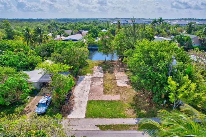 46  Moon Bay  ST, Naples, FL 34114